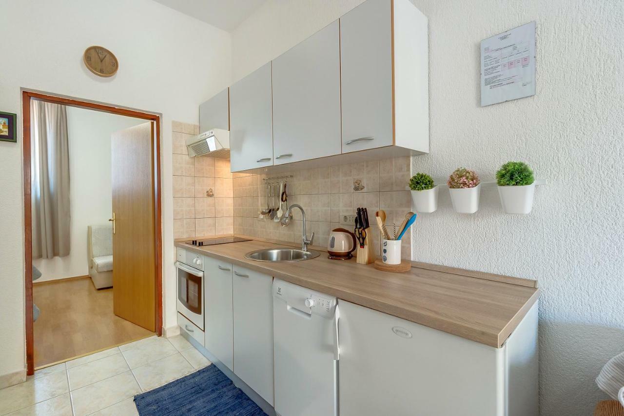 Apartments Eva Црес Экстерьер фото