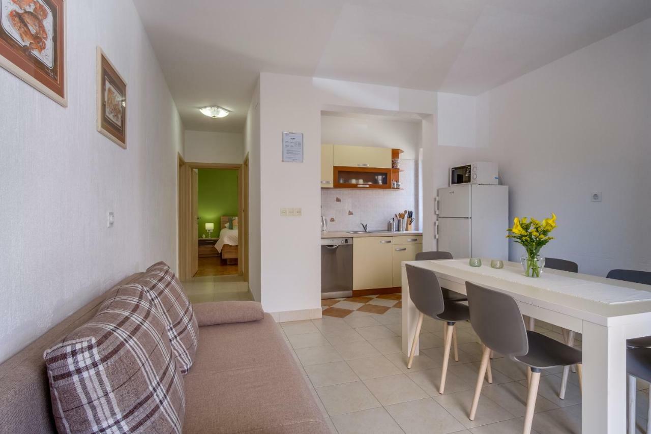Apartments Eva Црес Экстерьер фото